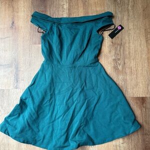 Lulus Elegant Green Off-Shoulder Cocktail Dress size Small NWT